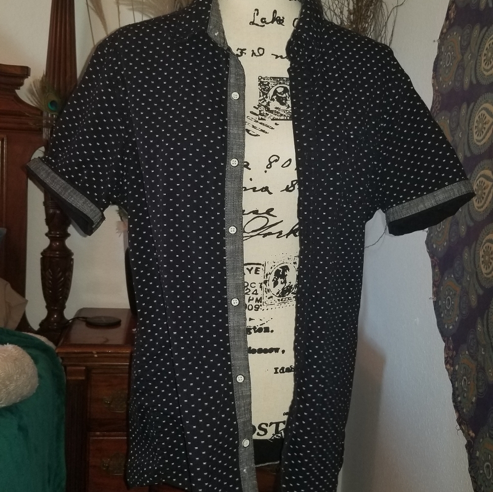 Black button up short sleeve Broken Threads shirt